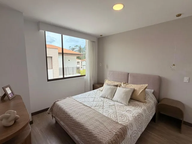 Mgv Venta Casa de Dos Pisos, 3 Dorm. Sector Pifo — imagen 4