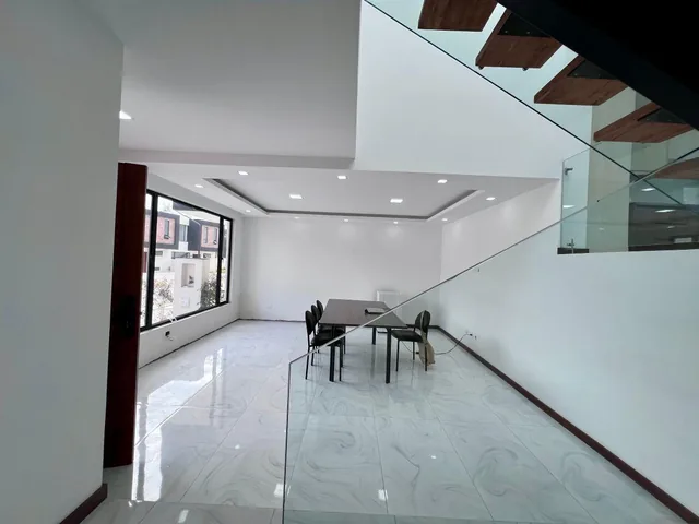En Venta 17 Casas Exclusivas con Terreno Independiente - Tumbaco — imagen 4