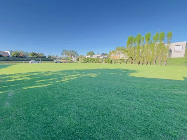 Vendo Hermoso Terreno con Tres Casas Habitables, Lideal Para Proyecto Sector Lomas de Cumbaya! — imagen 5