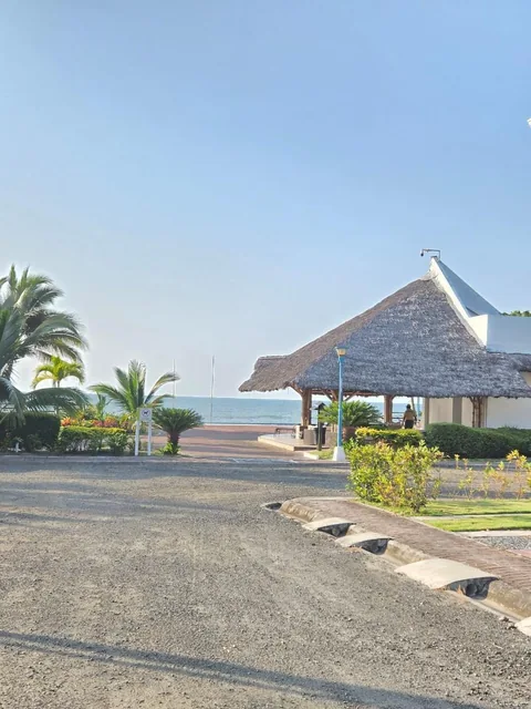 Terreno en Venta en Urbanización Playa Escondida, Manabí — imagen 2