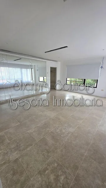 Samborondon Km 10. - Venta Casa con 4 Hab, Piscina, Patio, Balcones y Garajes, Guayas — imagen 3