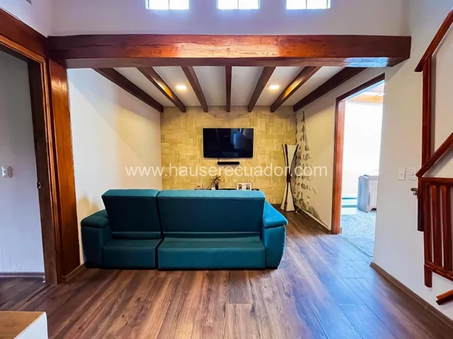 Oportunidad Única Casa de Una Planta con Amplios Patios, Estudio y Seguridad en Urbanización Privada — imagen 5