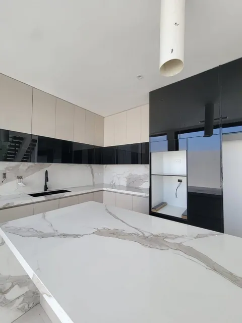 En Venta Lujosa y Moderna Casa de Estreno en Isla Celeste Babor, Samborondon, Guayas — imagen 2