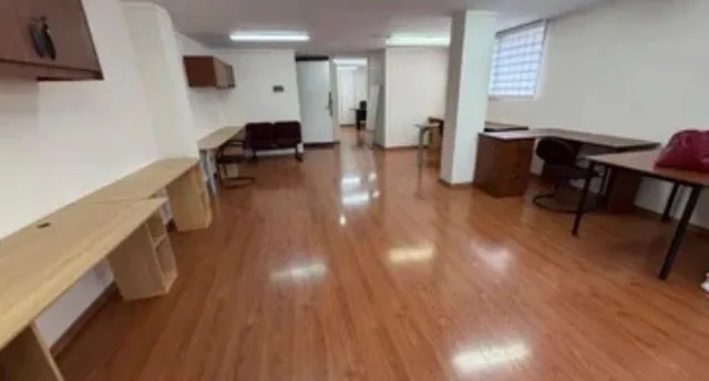 Oficina de Venta Remodelada en La Juan León Mera — imagen 3
