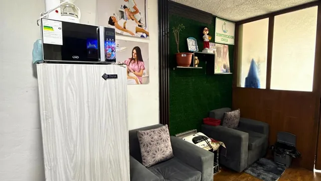 Local/consultorio de 43 m² de Superficie Construida en Venta en El Sector San Blas — imagen 2