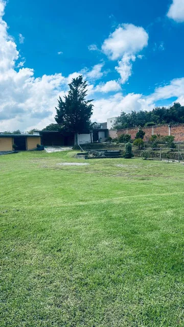 Casa Independiente con 4 Habitaciones en Venta en Puembo, 2509 m² Terreno — imagen 2