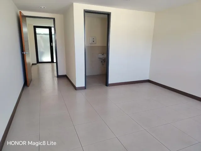 | Vendo Consultorio 43 m² | Hospital de Los Valles | — imagen 4