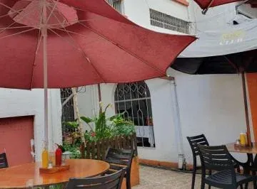 En Venta 2 Casas, Más Local Comercial, Sector La Floresta! — imagen 5
