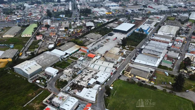 Venta Terreno Esquinero de 2.241 m² con Uso Industrial y Alto Potencial Comercial en Calderón — imagen 2