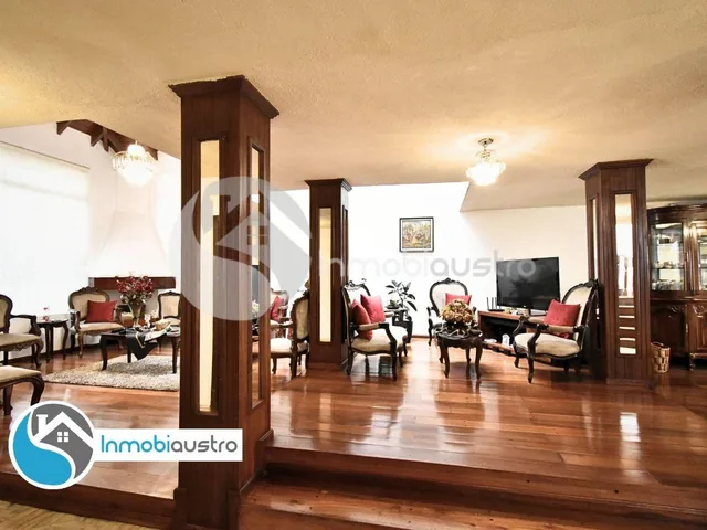 Venta de Hermosa Casa con Área Verde Cerca Al Centro Histórico, Azuay — imagen 2