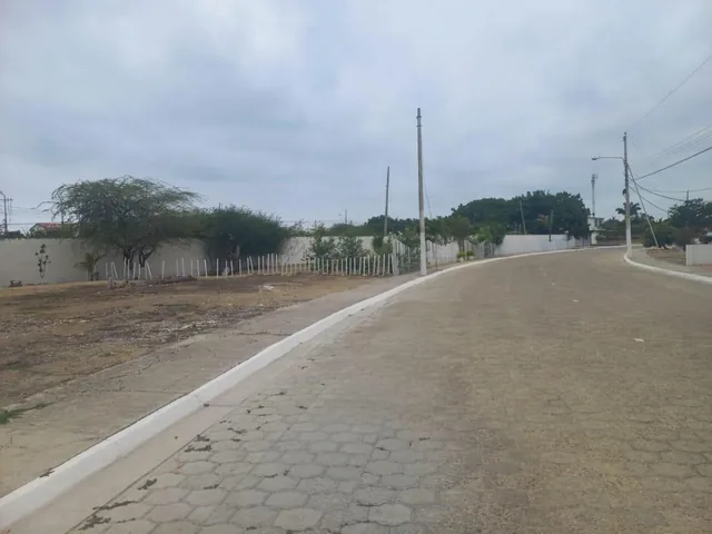 Terreno a Pasos del Mar en La Herradura — imagen 3