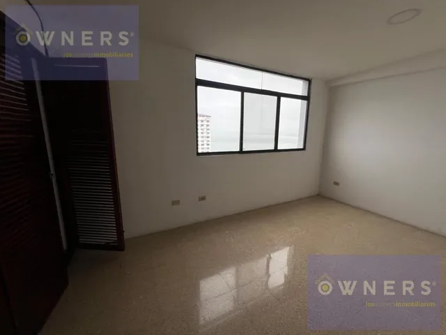 Venta Edificio Esquinero Comercial en Manta (Jlr), Manabí — imagen 4