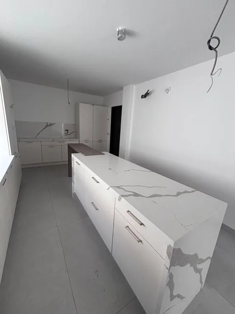 De Estreno en Venta - Casa en Los Primeros Km de Samborondón, Guayas — imagen 4