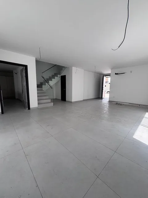 De Estreno en Venta - Casa en Los Primeros Km de Samborondón, Guayas — imagen 3