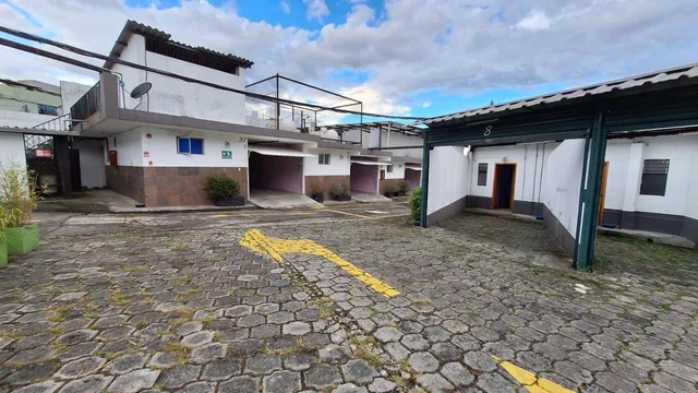 Venta Automothel 1600 Construccion 3000 m Frente Hospital Iess Quito — imagen 2