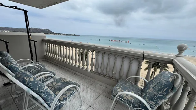 Departamento Frente Al Mar en Venta en Chipipe, Salinas — imagen 2