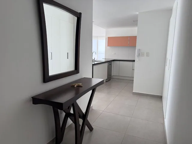 Amplio Departamento en Venta Frente Al Mar en Manta, Manabí — imagen 5