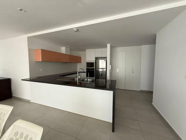 Amplio Departamento en Venta Frente Al Mar en Manta, Manabí — imagen 2