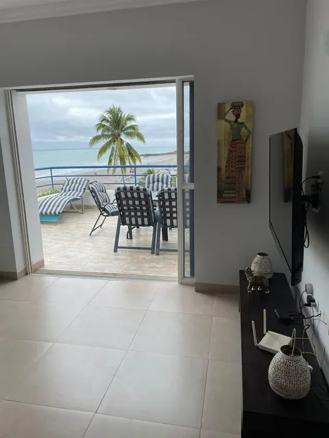 Casa Blanca Se Vende Hermoso Departamento Frente a La Playa, Hermosa Vista (Cr) — imagen 3