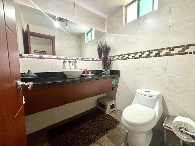 Linda Casa en Venta Sector La Primavera II - Cumbayá — imagen 5