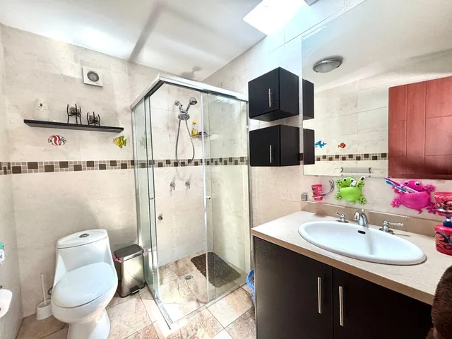 Linda Casa en Venta Sector La Primavera II - Cumbayá — imagen 2