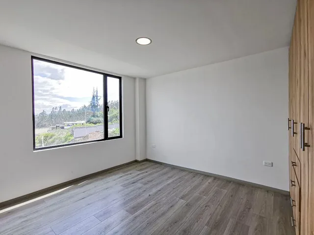 Departamento con Terraza 3 Habitaciones de Venta en Carcelen — imagen 5