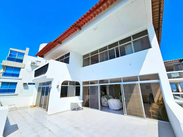 Vendo de Oportunidad Hermoso Penthouse de 2 Pisos en El Malecon de Salinas — imagen 4