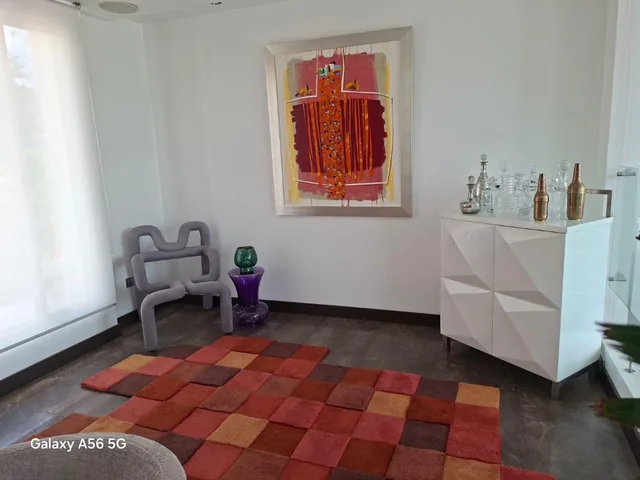 Moderna Casa con 400 m² y 5 Dorm. en Venta en El Corazón de Cumbayá — imagen 2