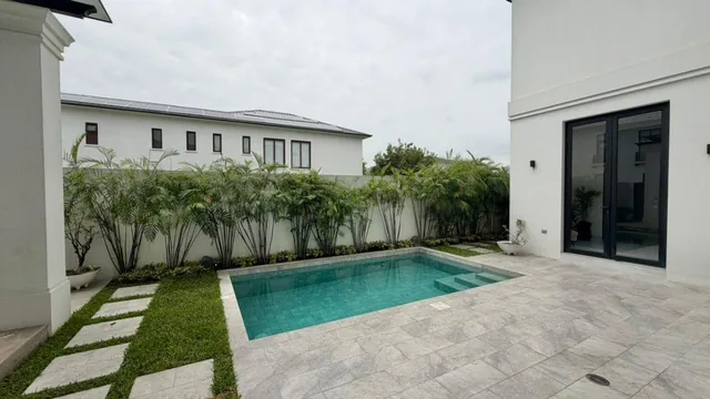 Aires de Batan Casa con 450 m² en Venta en Samborondón, 3 Habitaciones, Guayas — imagen 4