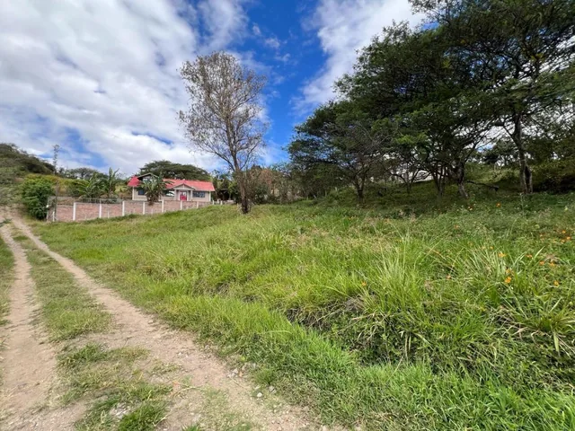 Hermosa Terreno Esquinero 1813 m² de Oportunidad en Venta - Yunguilla, Azuay — imagen 5