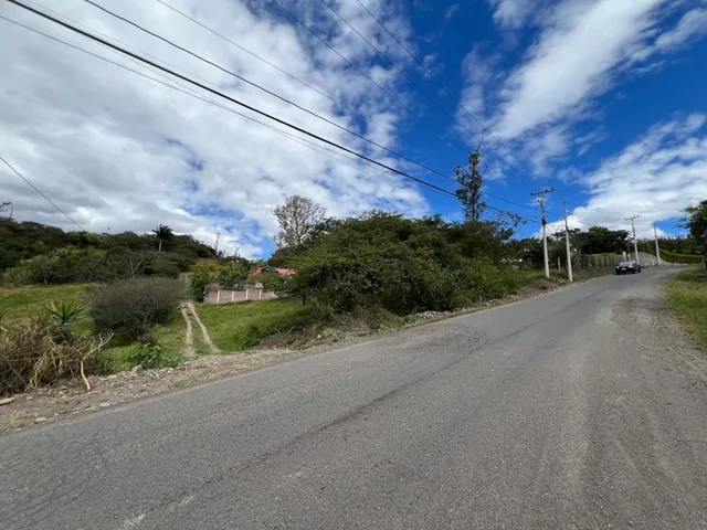 Hermosa Terreno Esquinero 1813 m² de Oportunidad en Venta - Yunguilla, Azuay — imagen 4