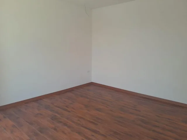 Departamento en de 2 Habitaciones de Venta en El Sector de Mirasierra — imagen 4