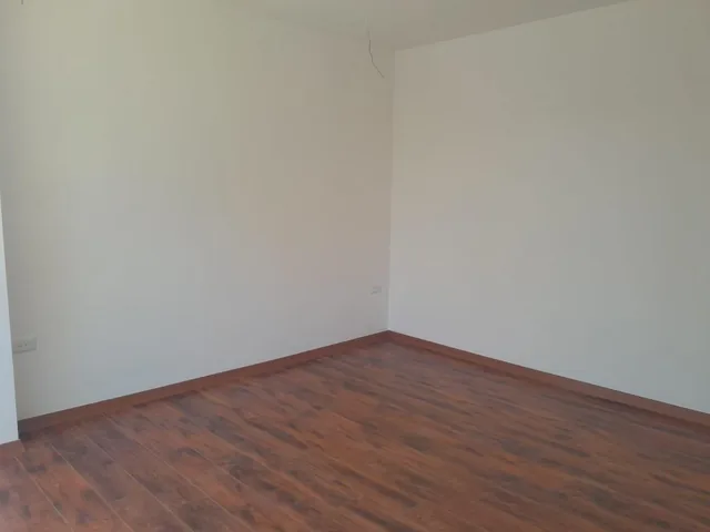 Departamento en de 2 Habitaciones de Venta en El Sector de Mirasierra — imagen 3
