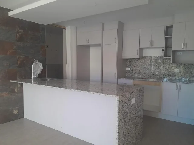Departamento en de 2 Habitaciones de Venta en El Sector de Mirasierra — imagen 2