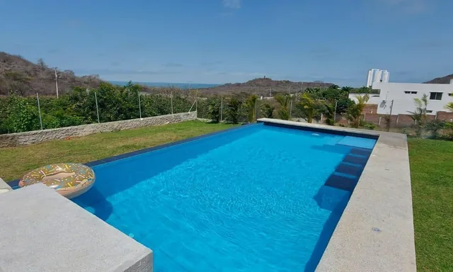 Casa con Piscina en Venta, Playas Villamil, Guayas — imagen 2