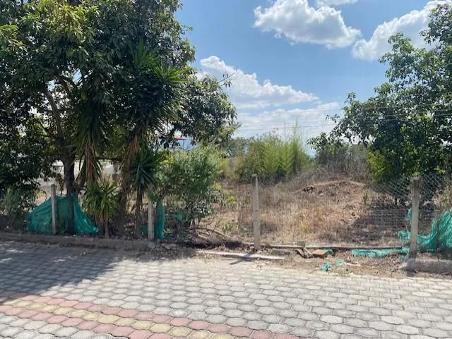 Lindo Terreno Plano en San Pedro de Nayon — imagen 3