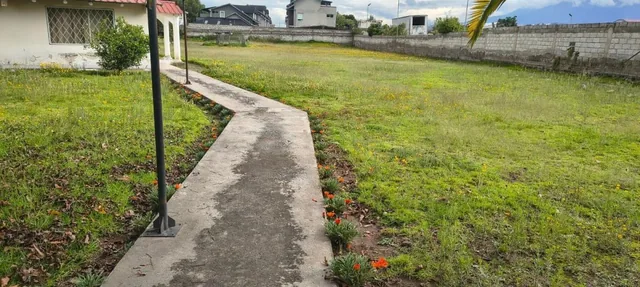 Terreno de 3.420 m en Mariana de Jesus — imagen 2