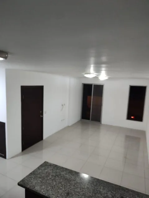 Vendo Departamento en Urb. Puerto Azul, Via a La Costa. Guayas — imagen 4