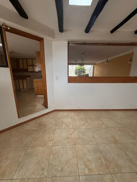 Vendo Linda Casa Independiente El Condado, 3 Dorm., $235 Mil Dolares — imagen 2
