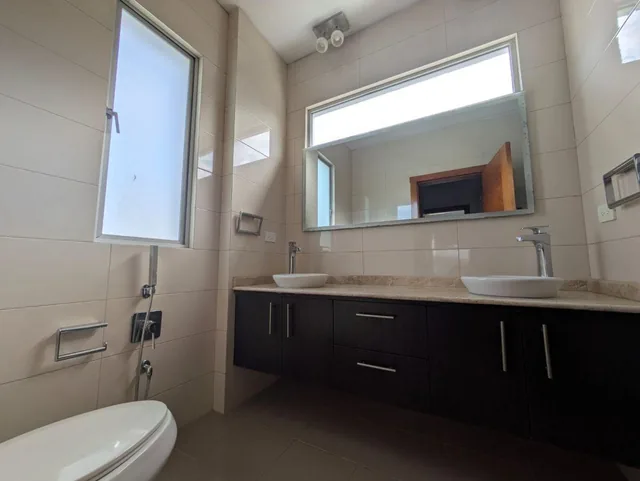 Hermosa Casa de Venta en San Patricio — imagen 4