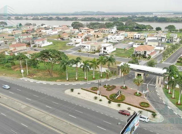 Venta de Terrenos a Pocos m del Río Daule, Portón del Rio (Vicrieel), Guayas — imagen 2