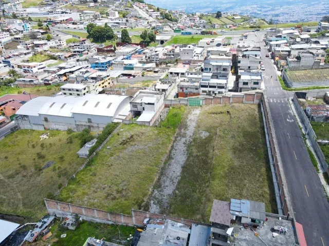 Espacio, Ubicación y Proyección: Terreno Único a Pasos de La Av Simón Bolívar — imagen 4