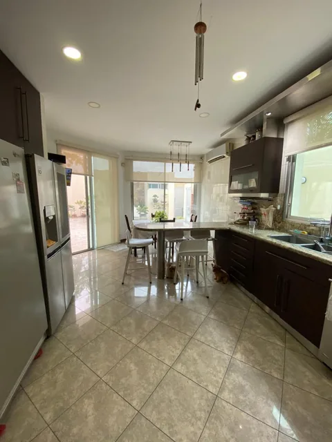 Casa con 4 Dorm. en Venta en Urb. Olympus, 512 m², Guayas — imagen 3