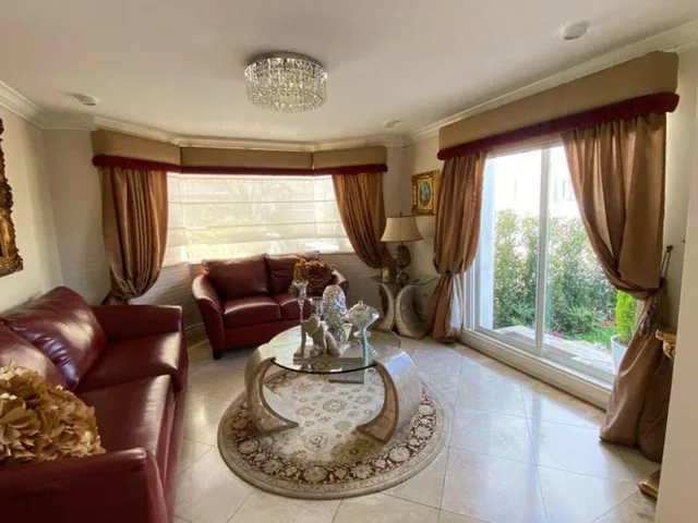 Elegante Casa Cumbaya 500 m². Exclusivo Conjunto, Piscina. Venta o Renta — imagen 2