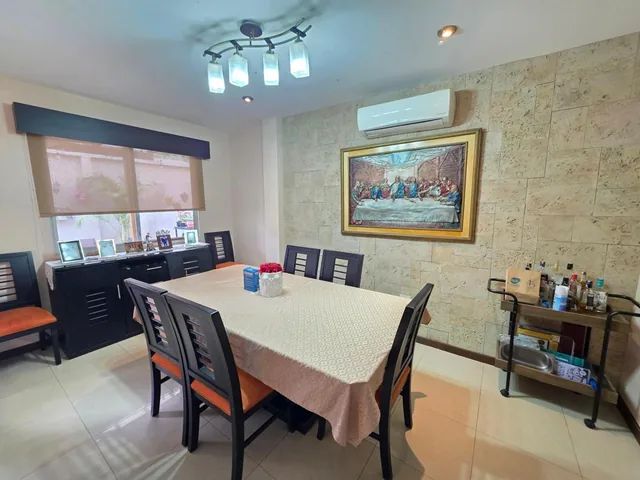 Casa de Oportunidad en Venta con Piscina, Terreno Grande, Esquinera, Via a La Costa Cerca Plaza Tia, Guayas — imagen 4