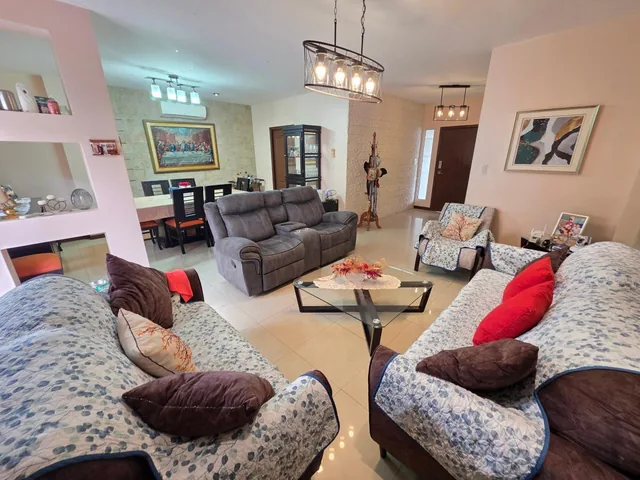 Casa de Oportunidad en Venta con Piscina, Terreno Grande, Esquinera, Via a La Costa Cerca Plaza Tia, Guayas — imagen 3