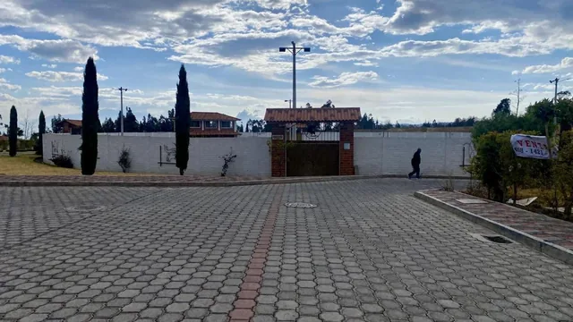Terreno de 800 m² de Venta en Tabacundo (Urb. Hacienda La Pradera) — imagen 2