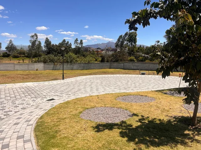 Terrenos de Venta en Puembo 401 m² Dentro de Urbanización — imagen 4