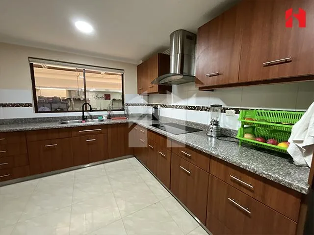 Vendo Amplia Casa en #cuenca – Sector y Cebollar (Cv3971), Azuay — imagen 5