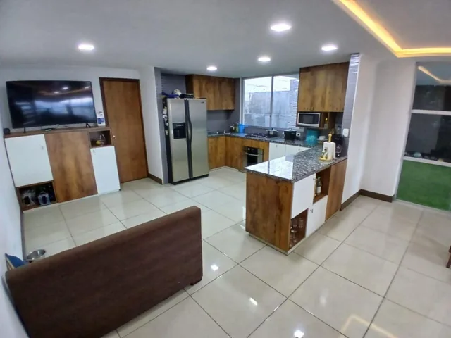 Vendo Hermosa Casa en La Eloy Alfaro — imagen 5
